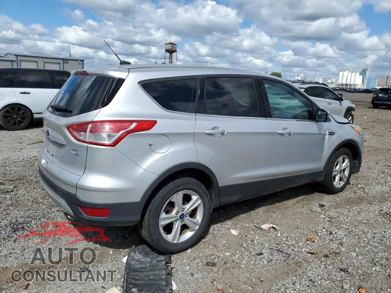 FORD ESCAPE 2015 - 1FMCU9G9XFUB50575