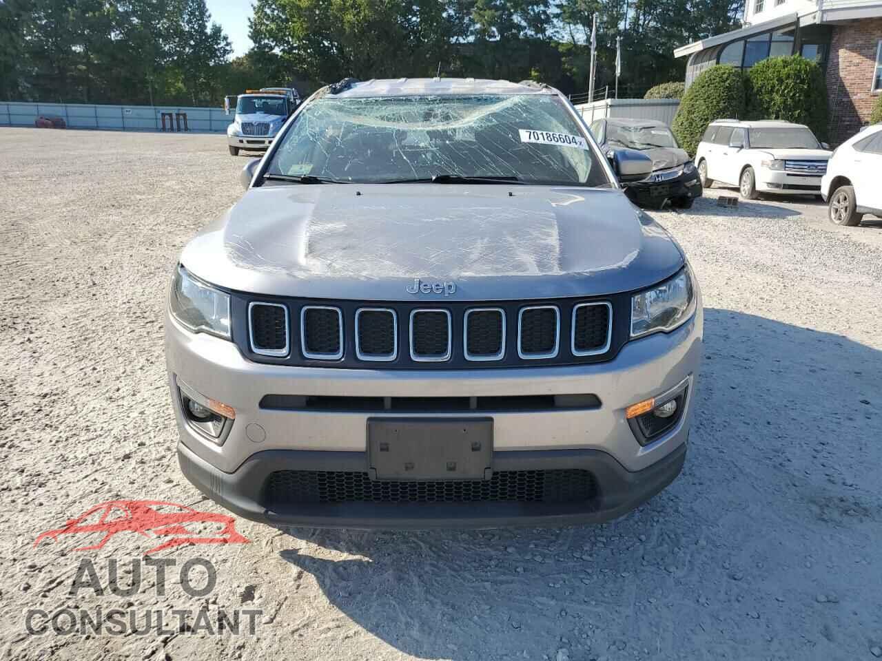 JEEP COMPASS 2018 - 3C4NJDBB3JT239376