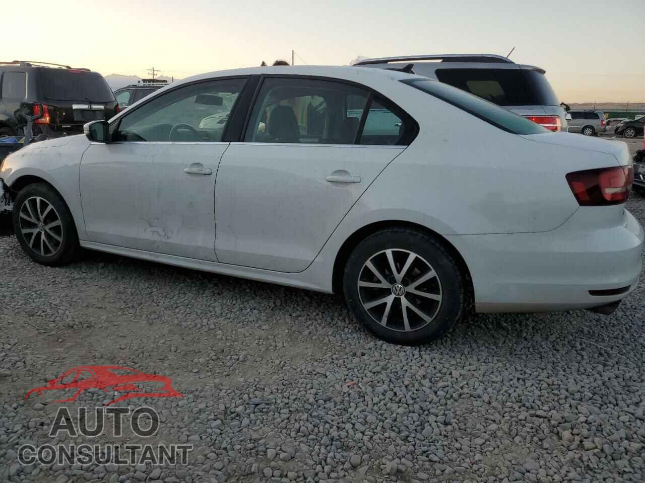 VOLKSWAGEN JETTA 2017 - 3VWDB7AJ3HM394028