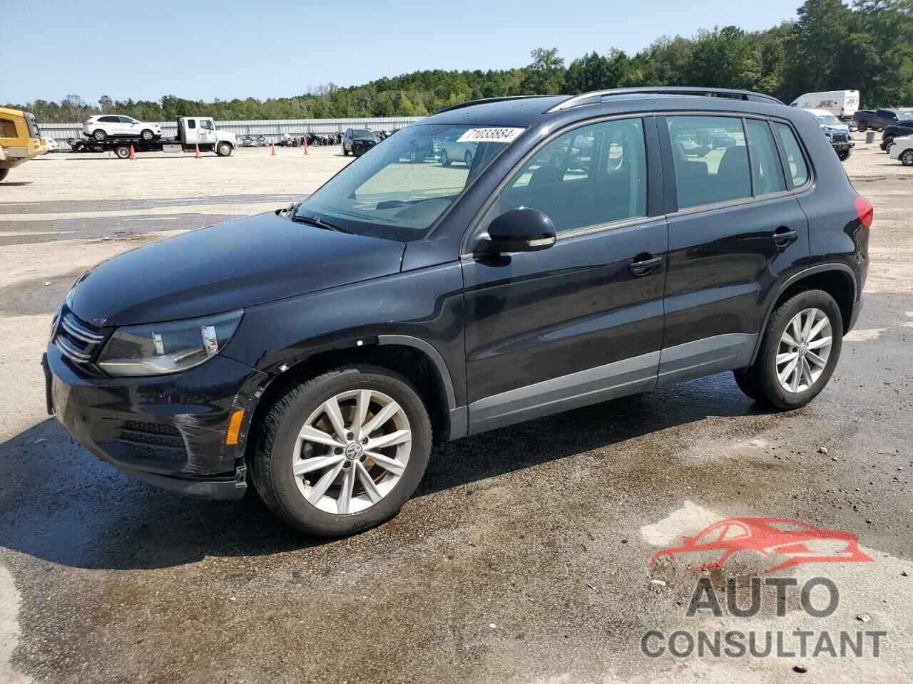 VOLKSWAGEN TIGUAN 2017 - WVGBV7AX2HK045449