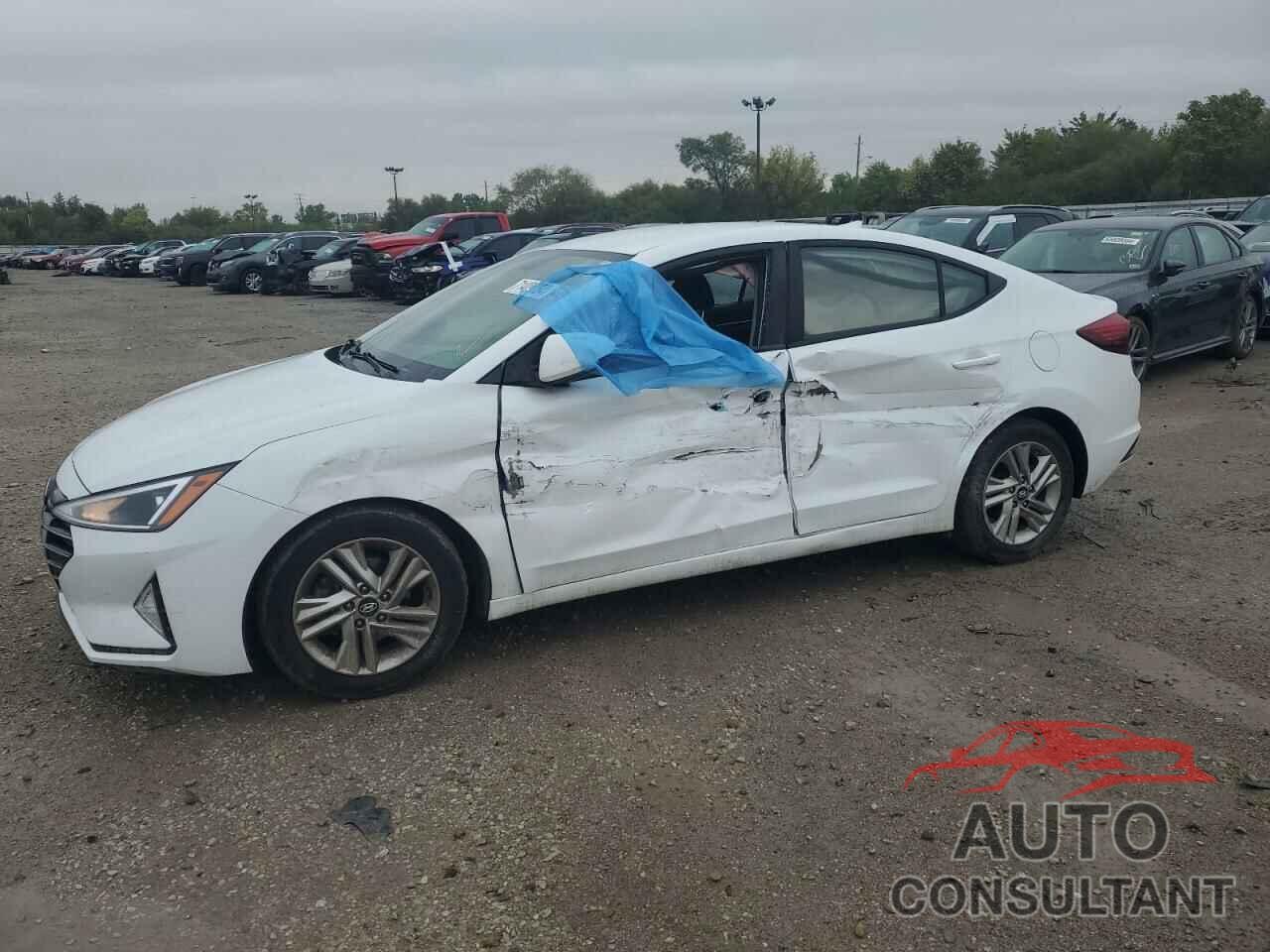 HYUNDAI ELANTRA 2019 - 5NPD84LF5KH457099