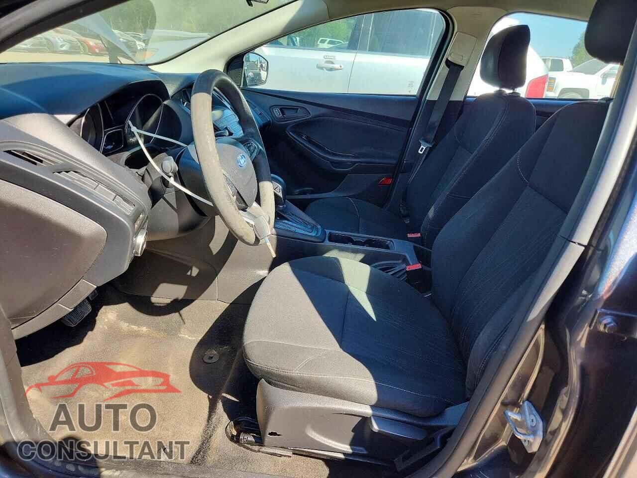 FORD FOCUS 2018 - 1FADP3E2XJL276099