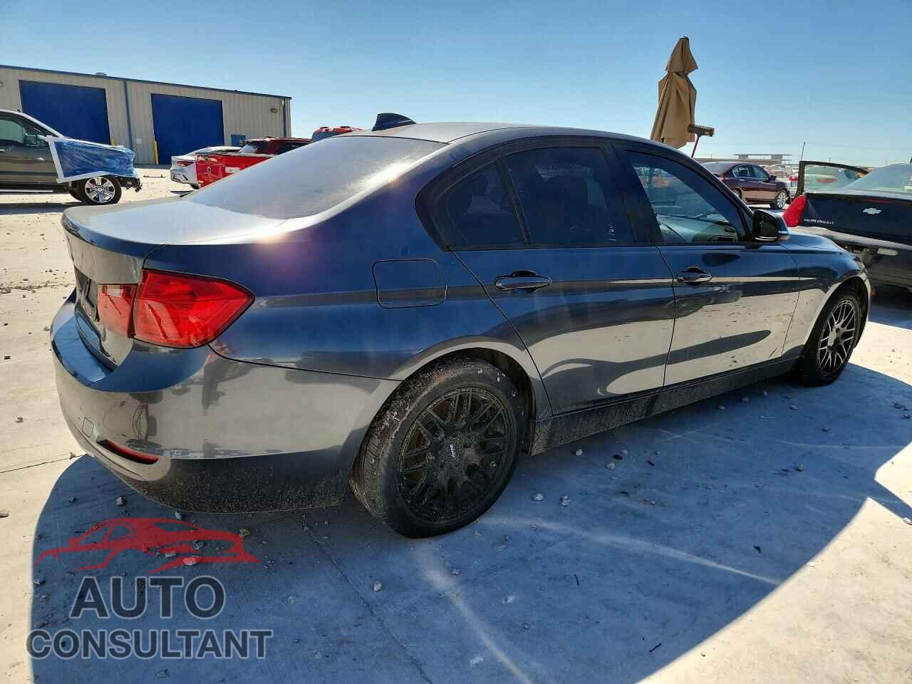 BMW 3 SERIES 2013 - WBA3A5C57DF359425