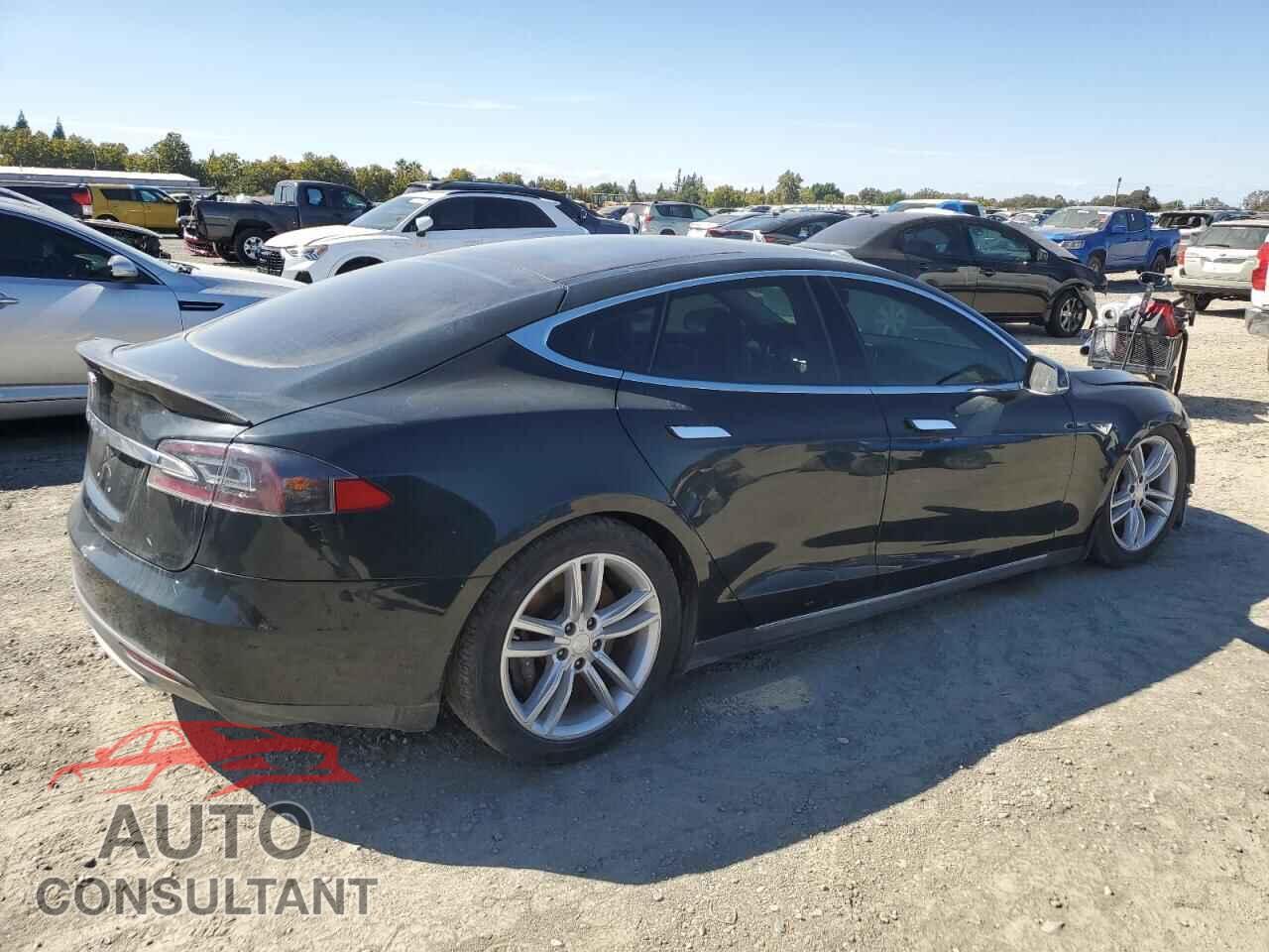 TESLA MODEL S 2013 - 5YJSA1CG3DFP04043