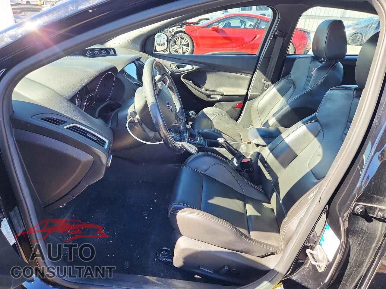 FORD FOCUS 2017 - 1FADP3L96HL284503