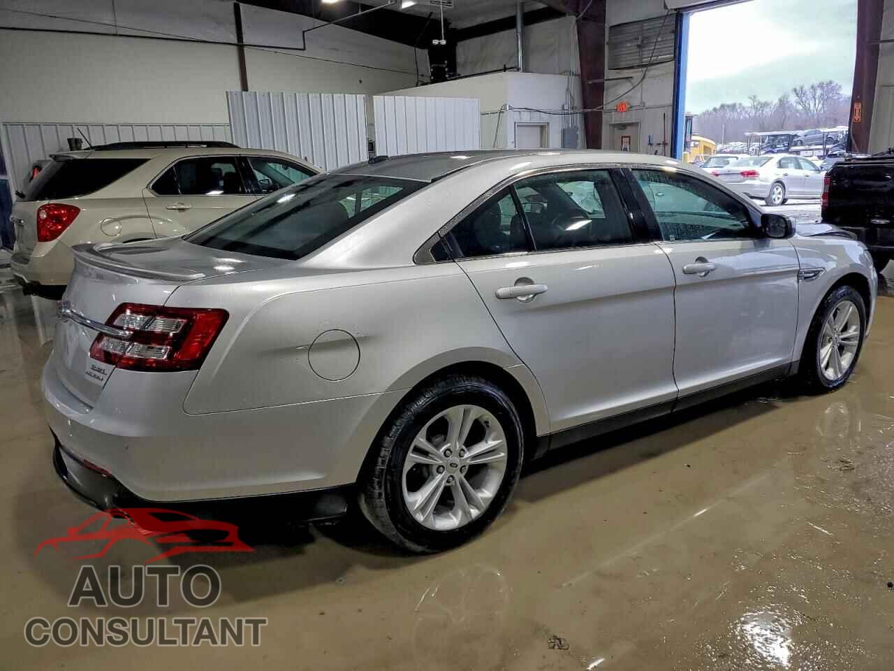 FORD TAURUS 2015 - 1FAHP2E85FG130256