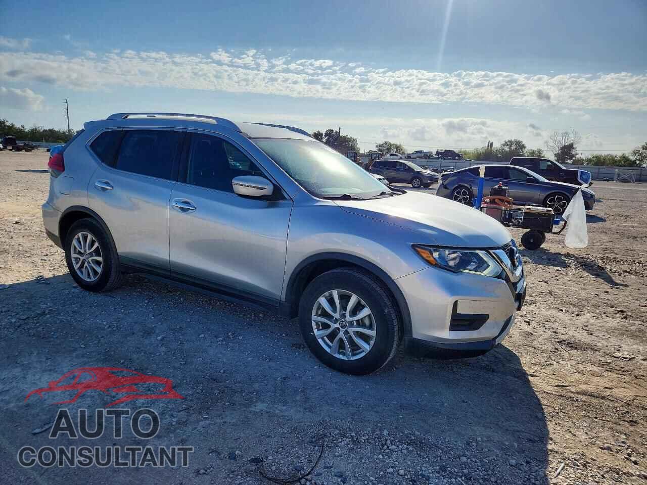NISSAN ROGUE 2017 - KNMAT2MT2HP528458