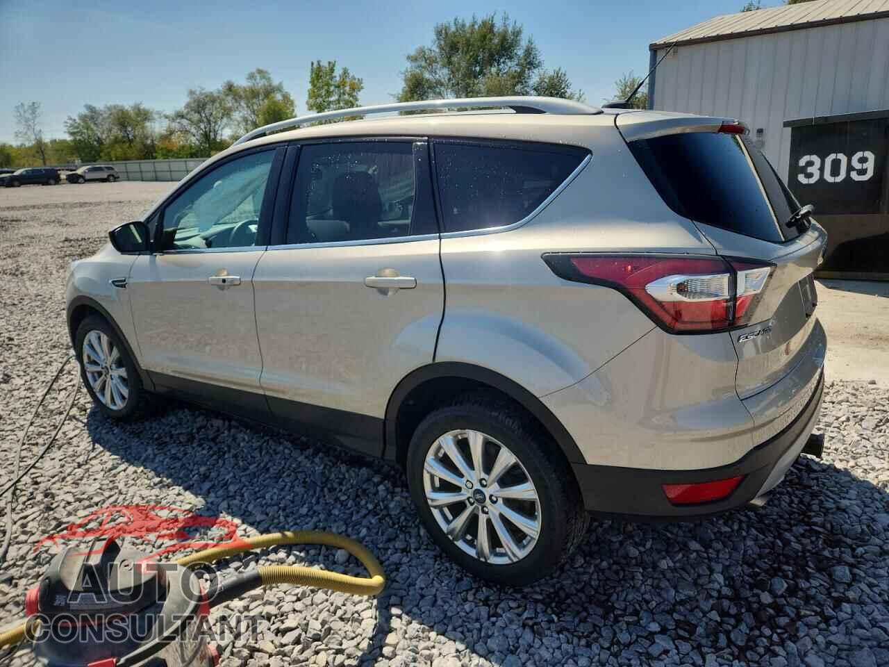 FORD ESCAPE 2017 - 1FMCU9J99HUB13268