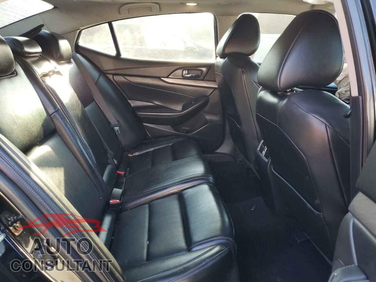NISSAN MAXIMA 2017 - 1N4AA6AP5HC419879
