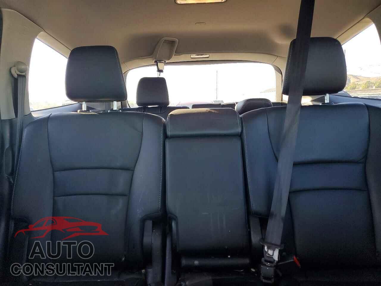 HONDA PILOT 2019 - 5FNYF5H47KB009305