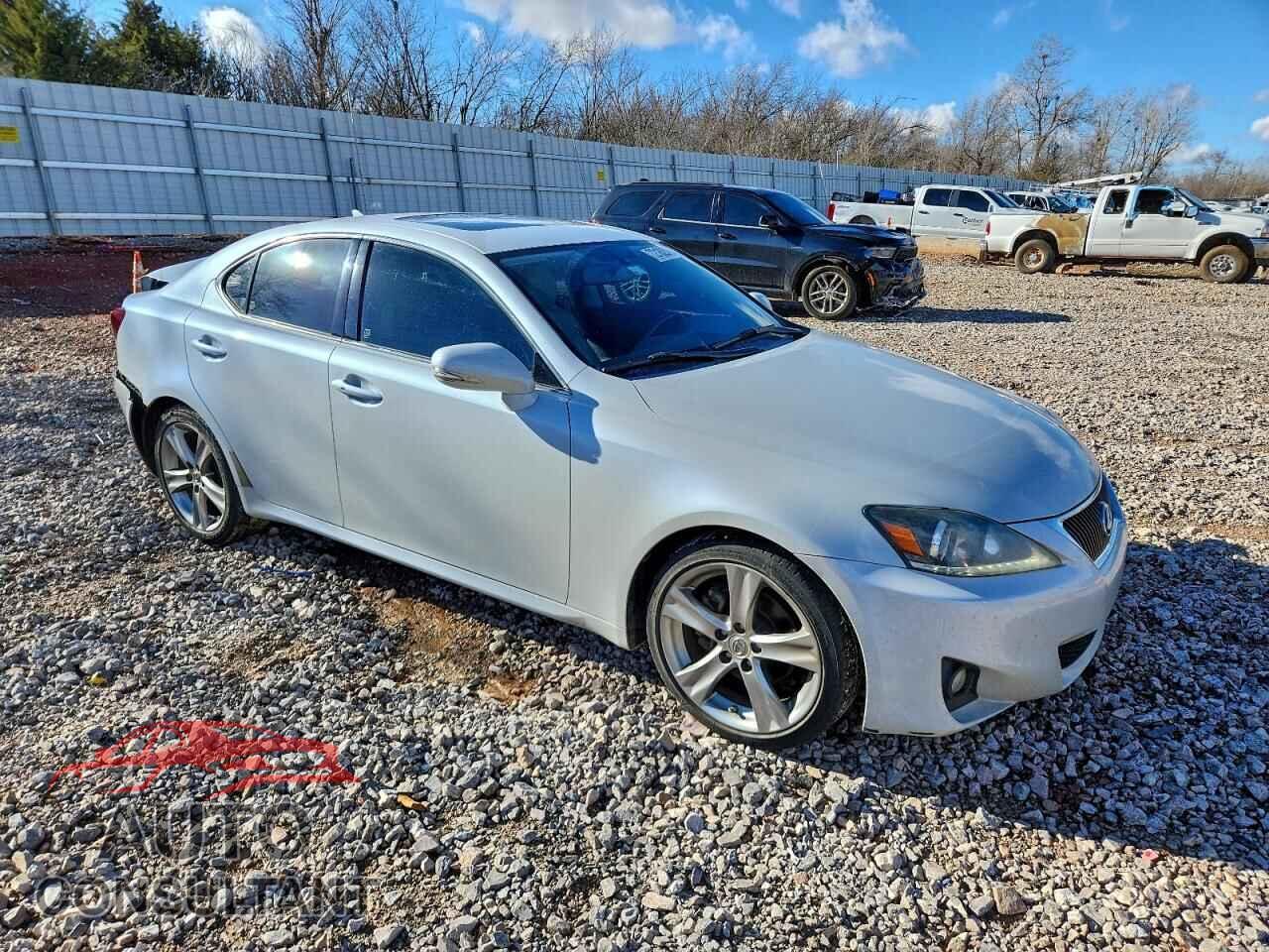 LEXUS IS 2011 - JTHBF5C27B5133215