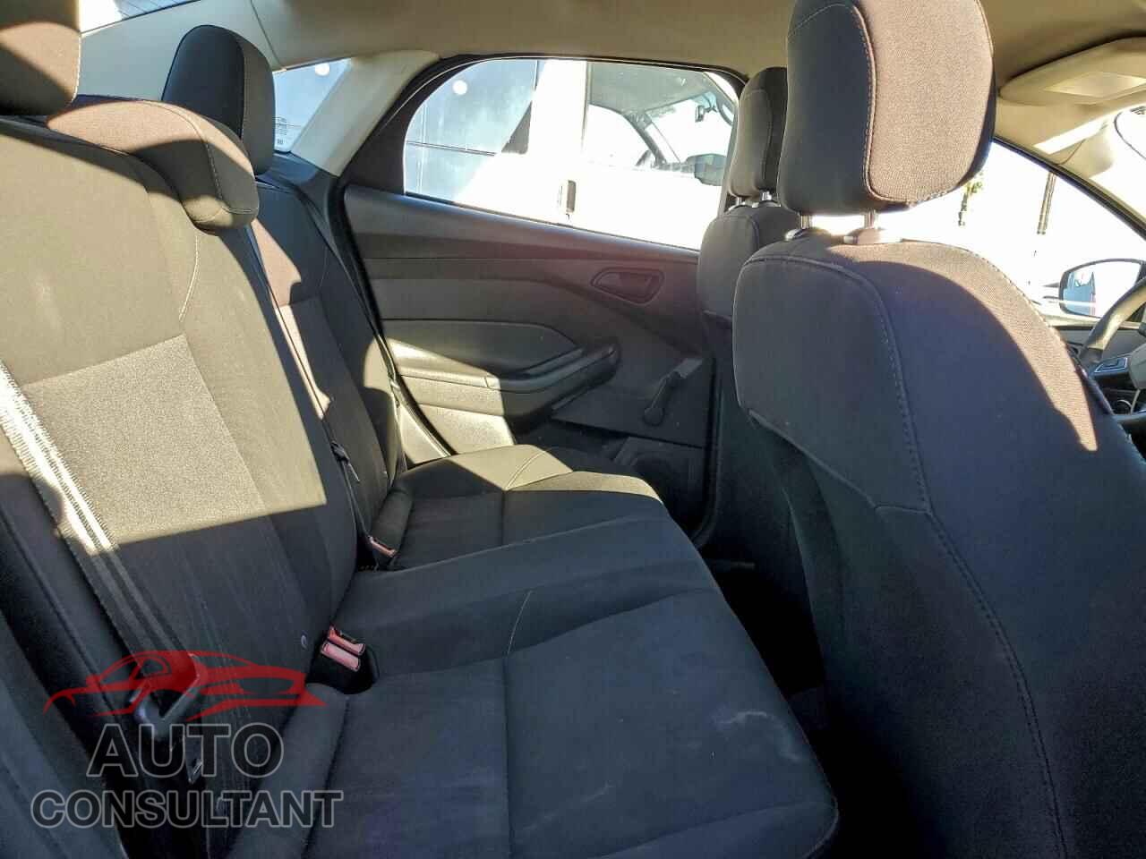 FORD FOCUS 2016 - 1FADP3E21GL268143