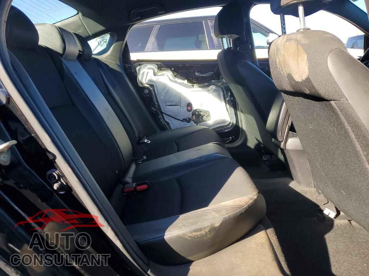 HONDA CIVIC 2019 - 2HGFC2F81KH591045