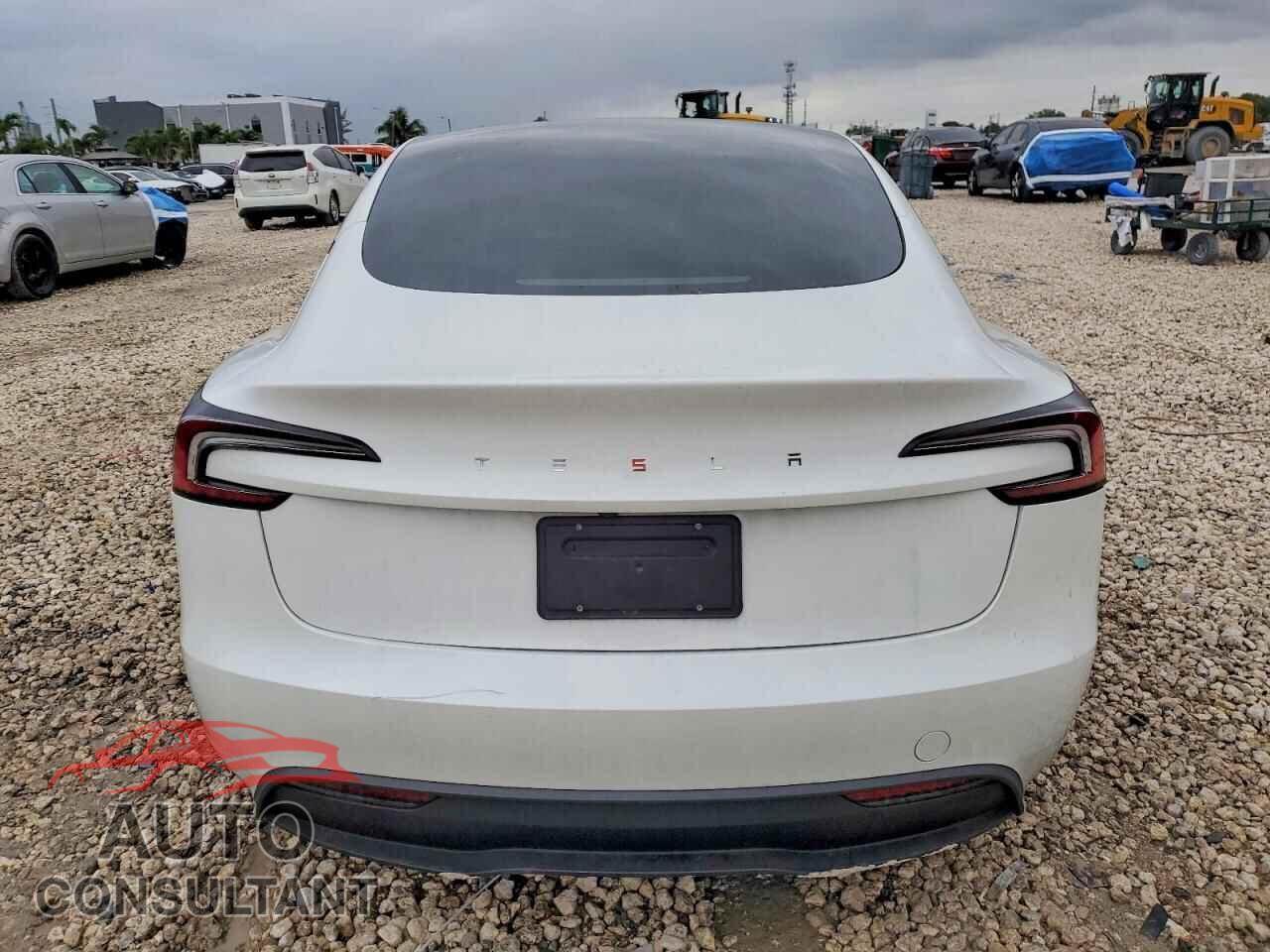 TESLA MODEL 3 2024 - 5YJ3E1EA9RF745463