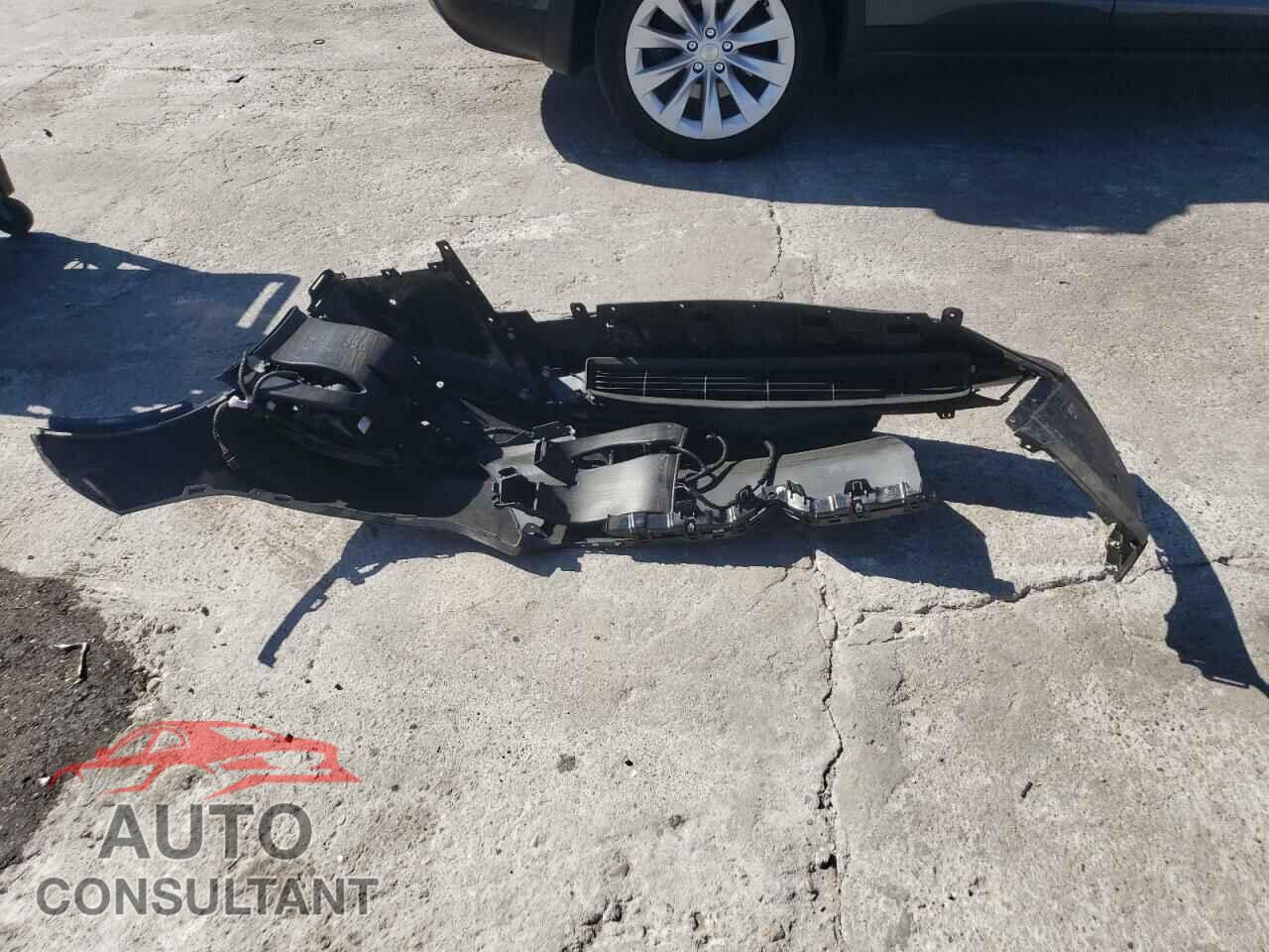 TESLA MODEL X 2018 - 5YJXCAE28JF102963