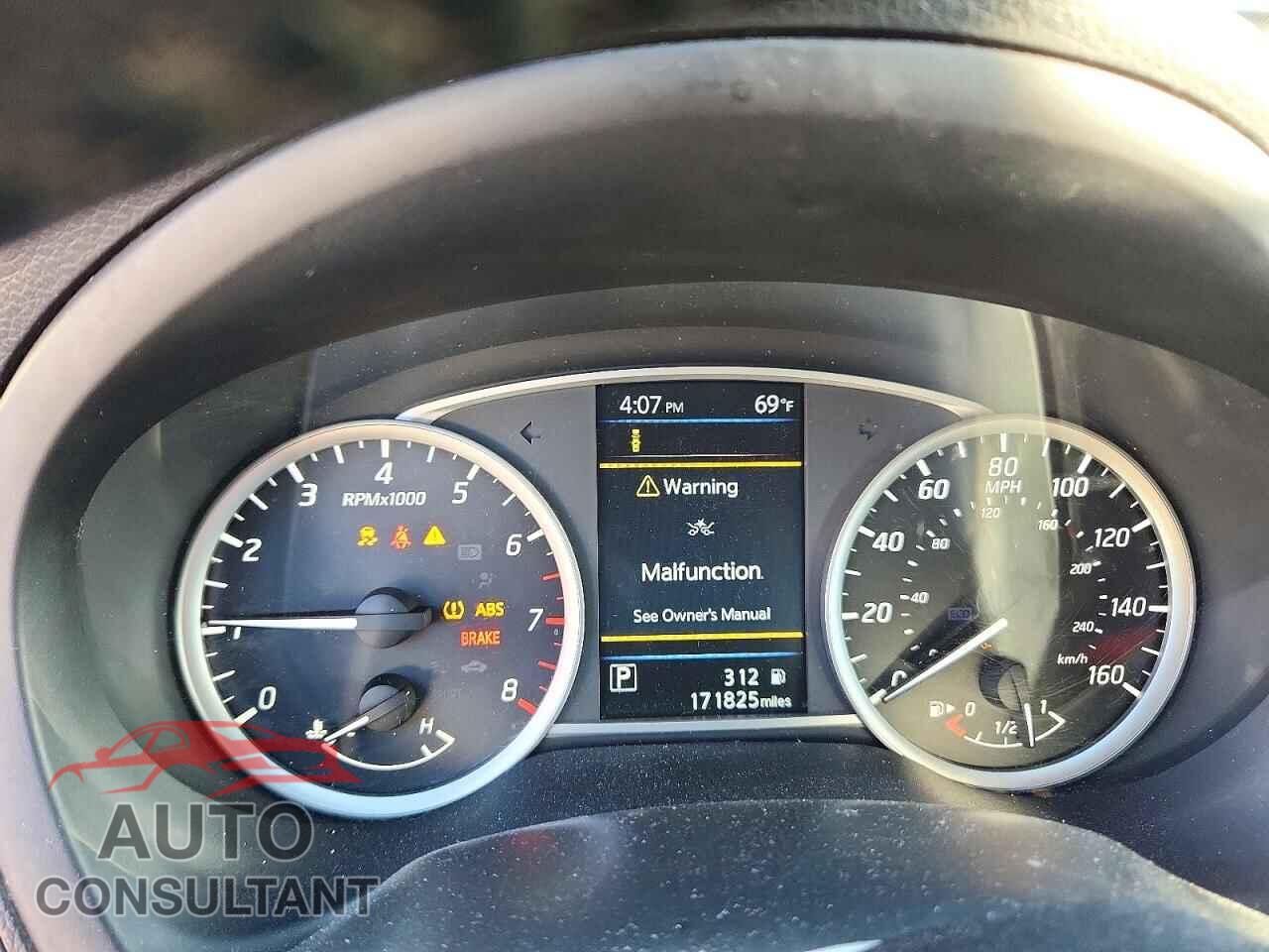 NISSAN SENTRA 2019 - 3N1AB7AP7KL611204