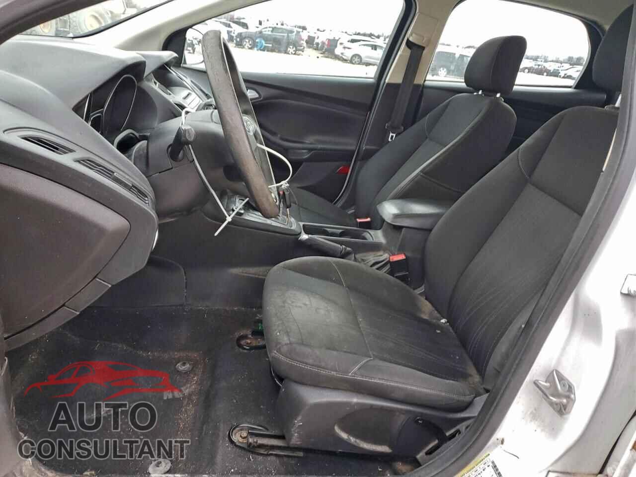 FORD FOCUS 2016 - 1FADP3F28GL255369