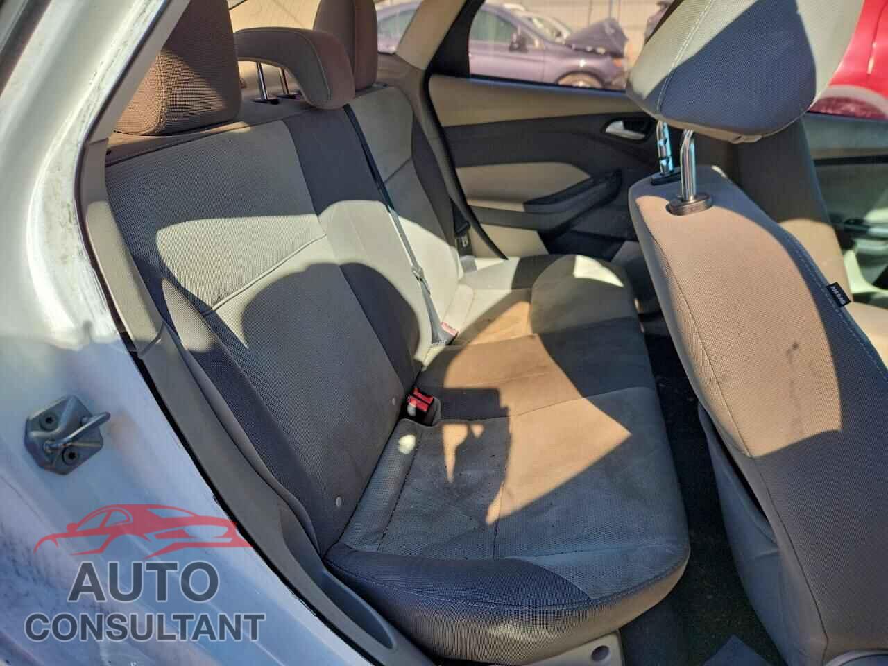 FORD FOCUS 2014 - 1FADP3F2XEL209247