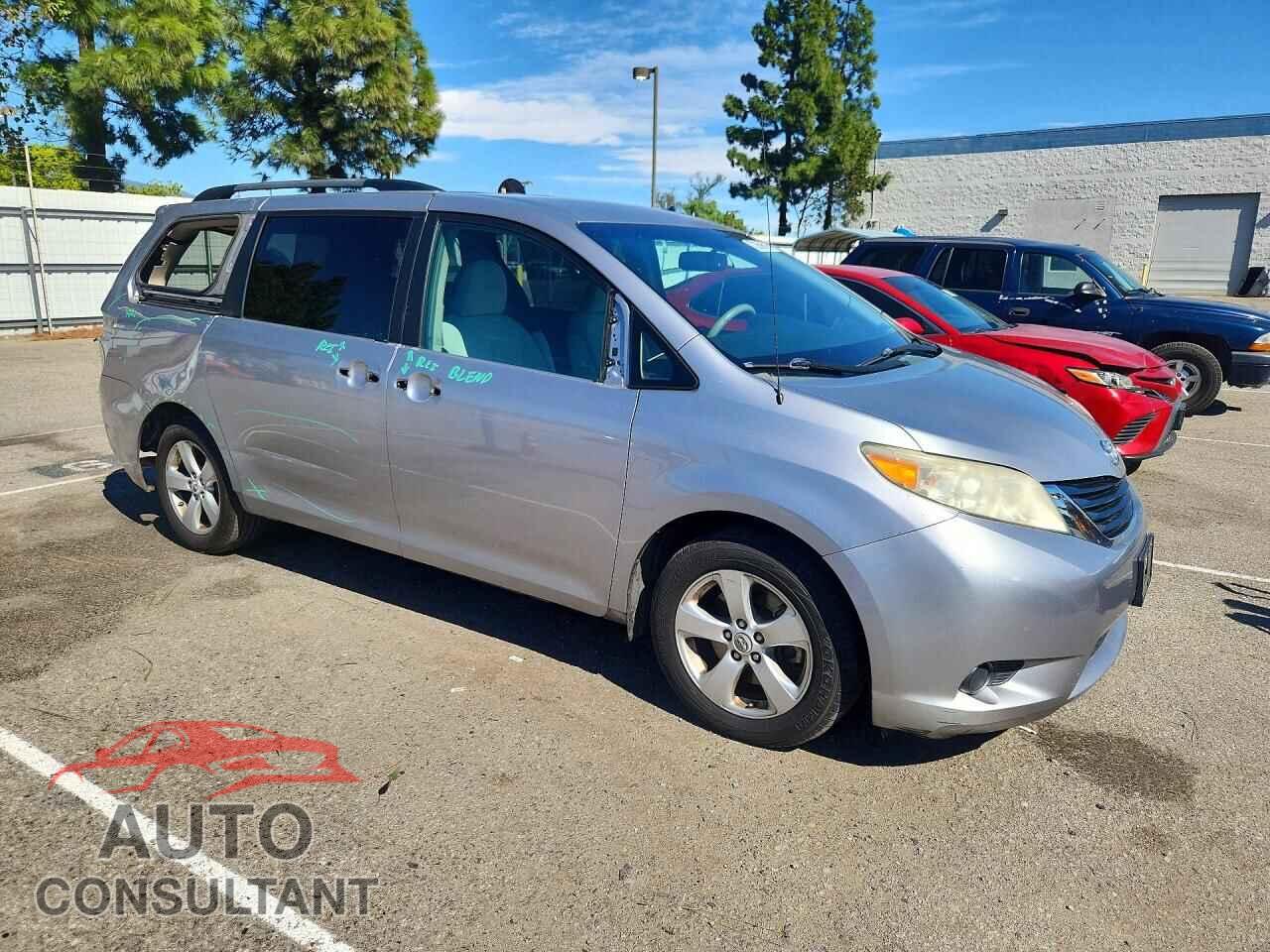TOYOTA SIENNA 2012 - 5TDKK3DC4CS252487