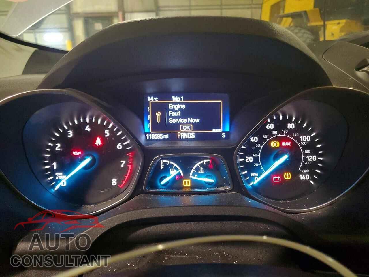 FORD ESCAPE 2017 - 1FMCU0F7XHUC20848