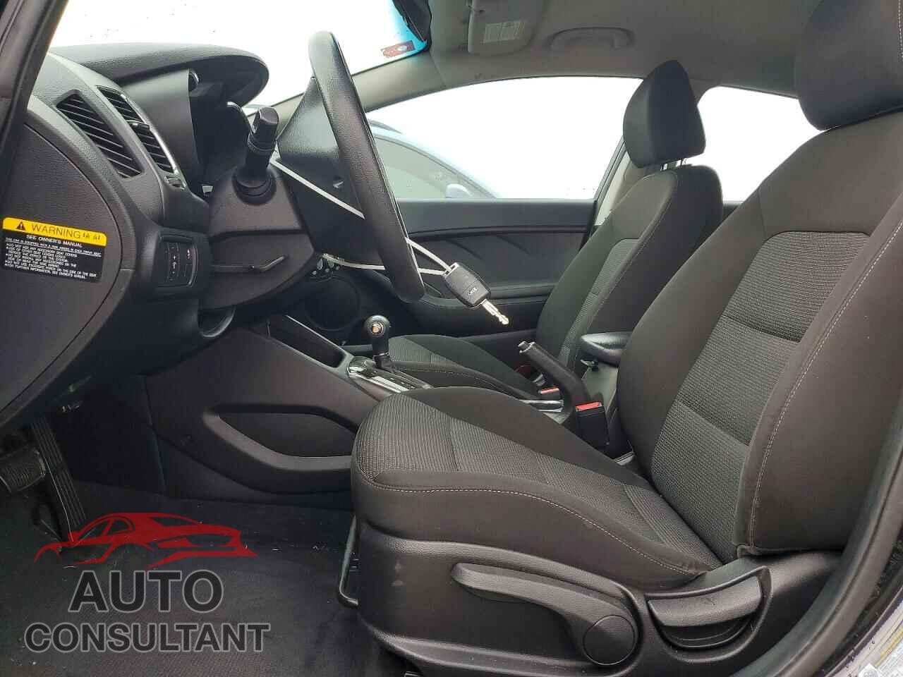KIA FORTE 2017 - 3KPFK4A74HE115873