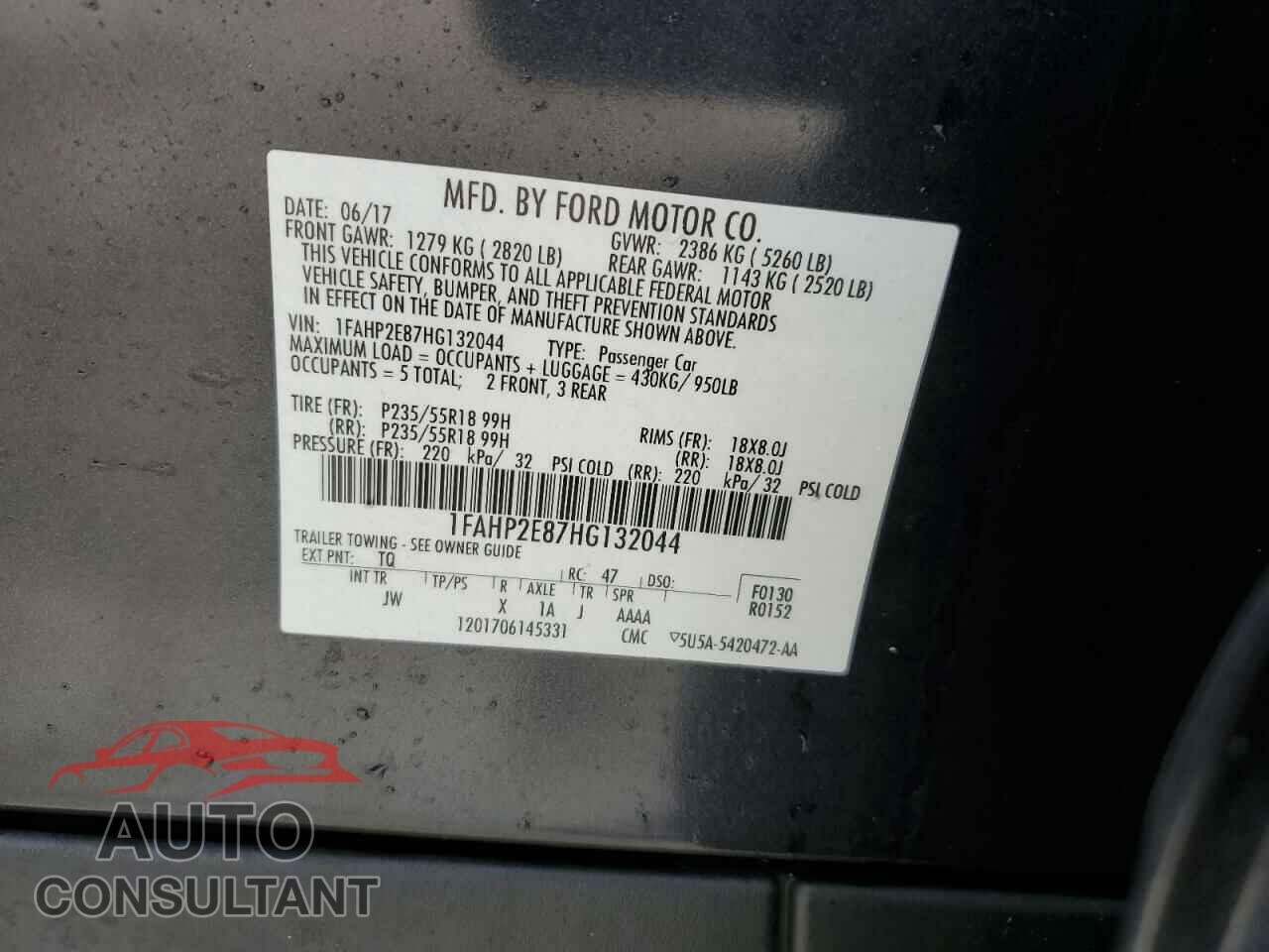 FORD TAURUS 2017 - 1FAHP2E87HG132044