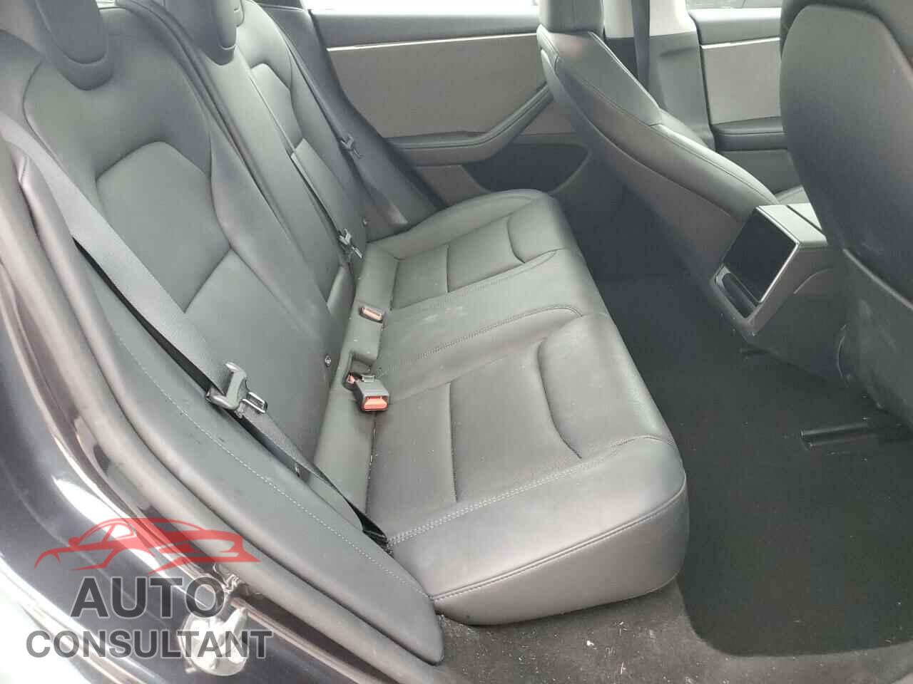 TESLA MODEL 3 2024 - 5YJ3E1EA3RF784811