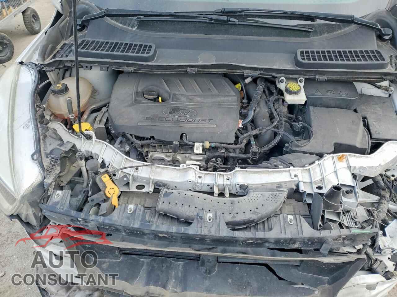 FORD ESCAPE 2017 - 1FMCU0GD0HUC04565