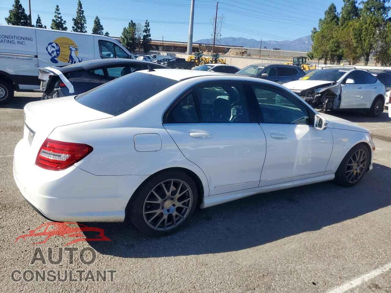MERCEDES-BENZ C-CLASS 2013 - WDDGF4HBXDA742664