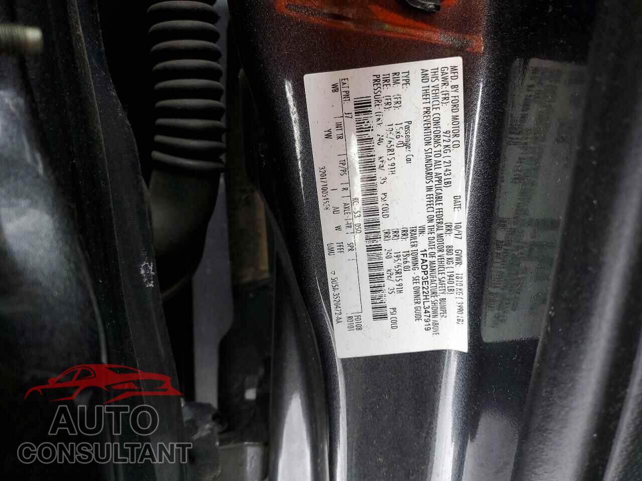 FORD FOCUS 2017 - 1FADP3E22HL347919