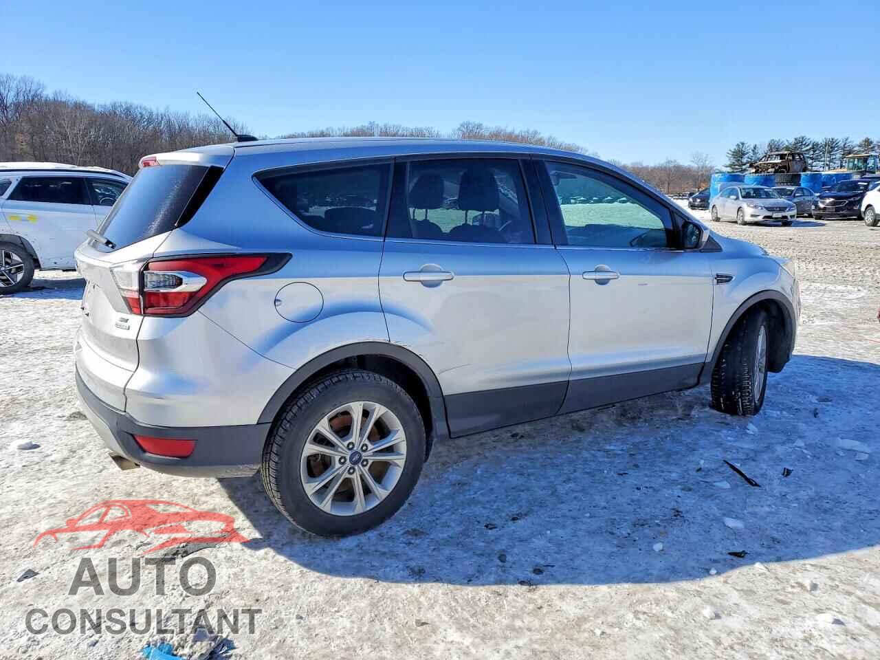 FORD ESCAPE 2017 - 1FMCU0GD5HUB22024