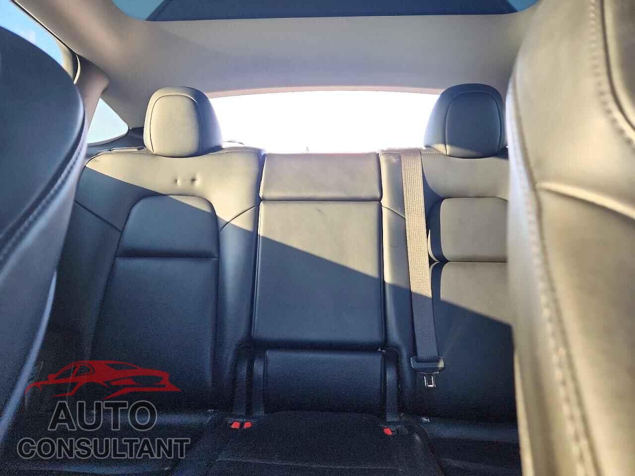TESLA MODEL Y 2022 - 7SAYGDEEXNF365940