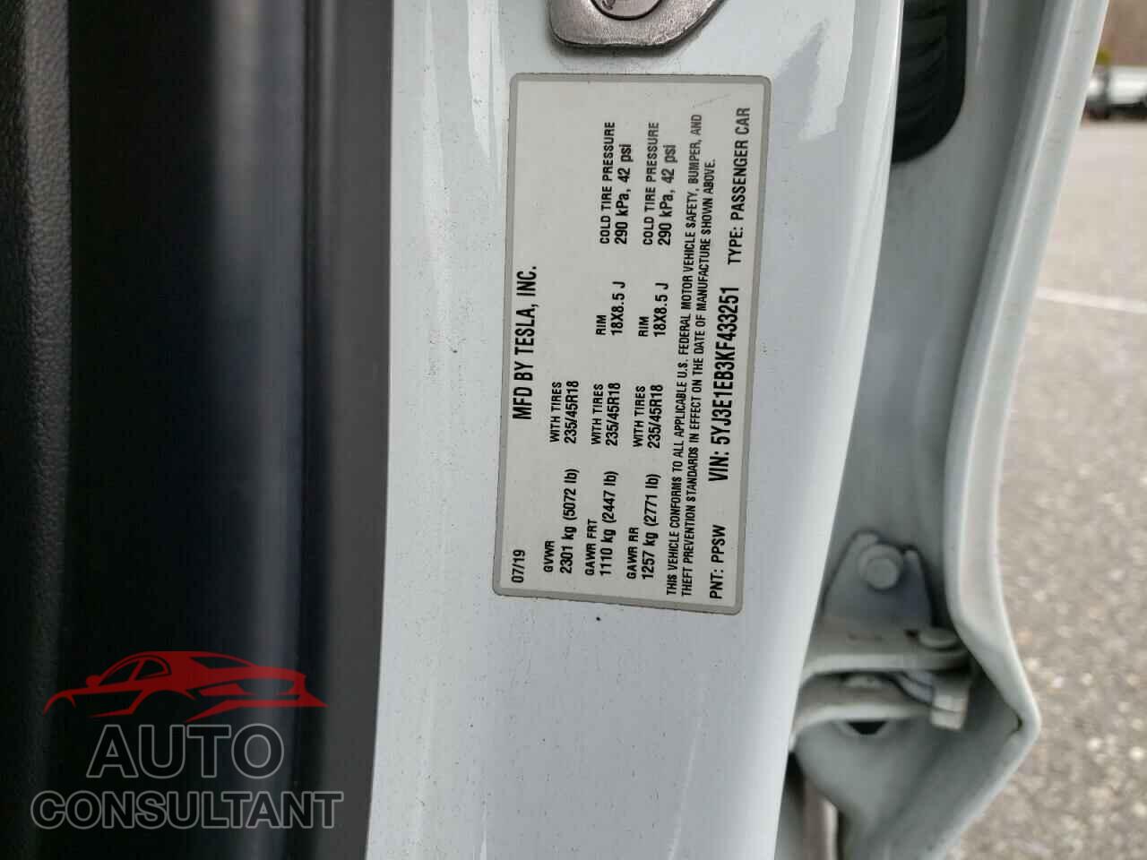 TESLA MODEL 3 2019 - 5YJ3E1EB3KF433251