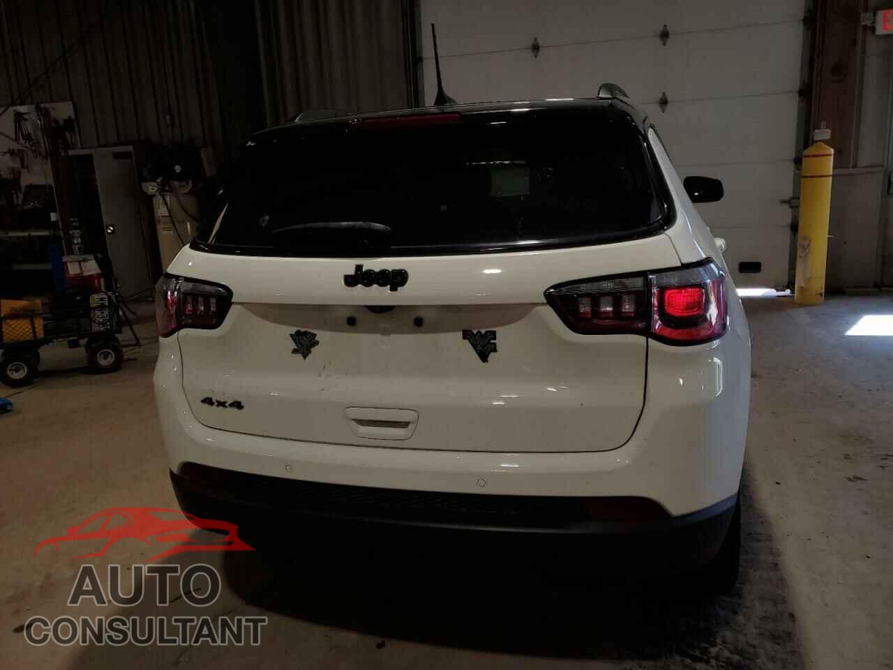 JEEP COMPASS 2018 - 3C4NJDBB2JT298841