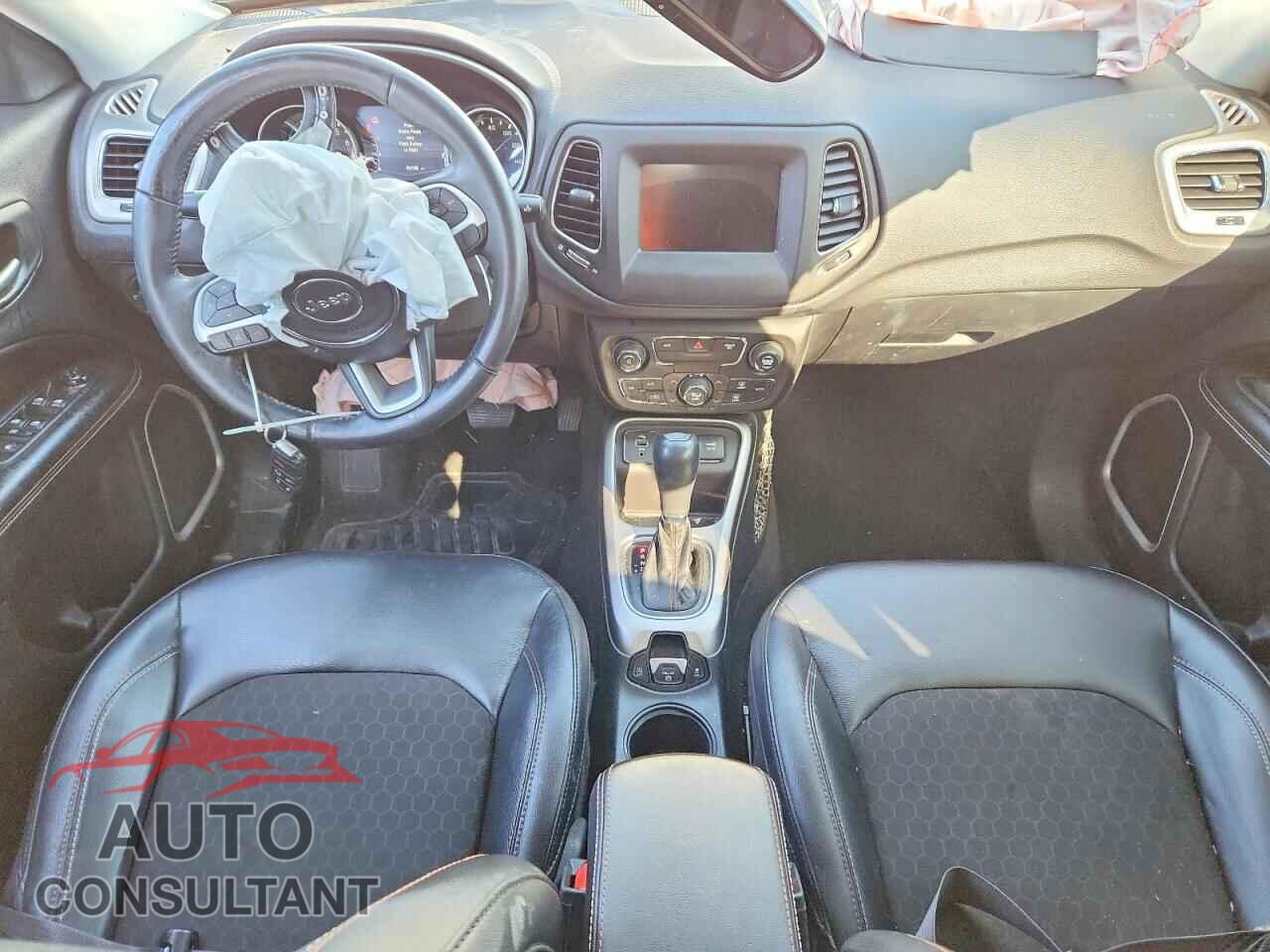 JEEP COMPASS 2018 - 3C4NJCBB3JT108734