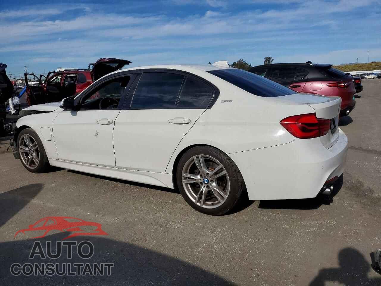 BMW 3 SERIES 2017 - WBA8E1C39HA159358