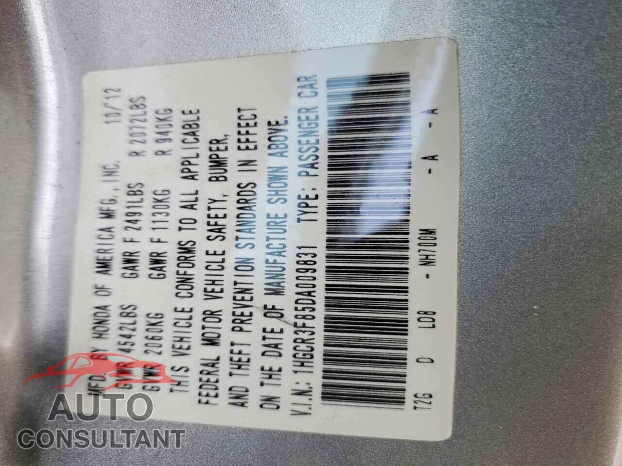 HONDA ACCORD 2013 - 1HGCR3F85DA009831