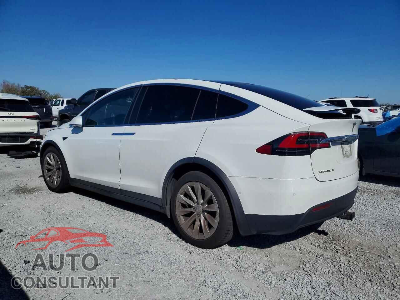 TESLA MODEL X 2017 - 5YJXCAE26HF044619