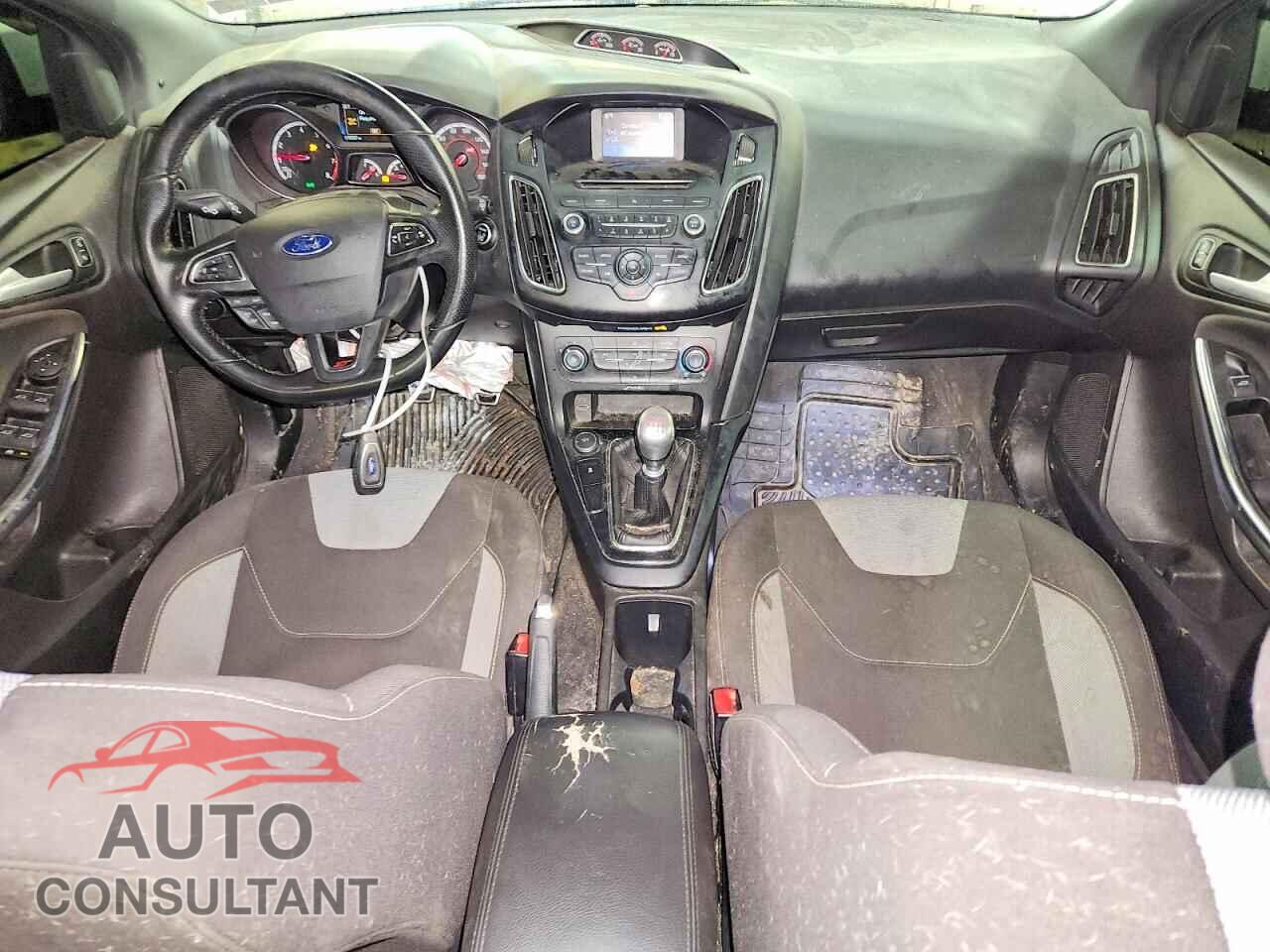 FORD FOCUS 2017 - 1FADP3L91HL228940