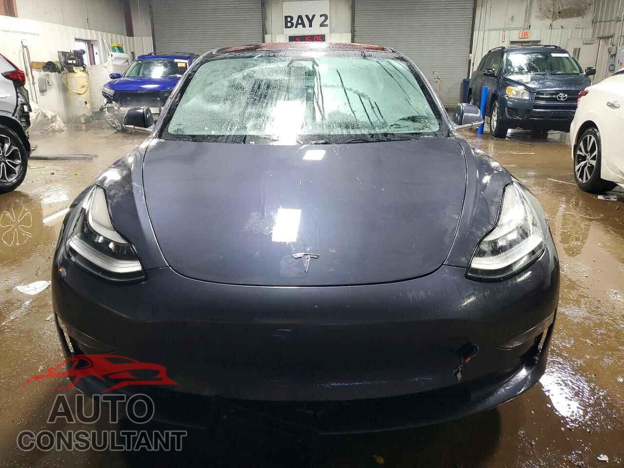 TESLA MODEL 3 2018 - 5YJ3E1EB4JF090786