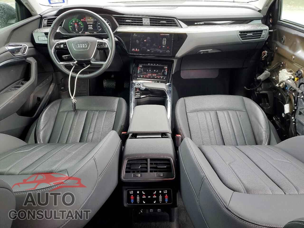 AUDI E-TRON 2021 - WA1LAAGE7MB010790