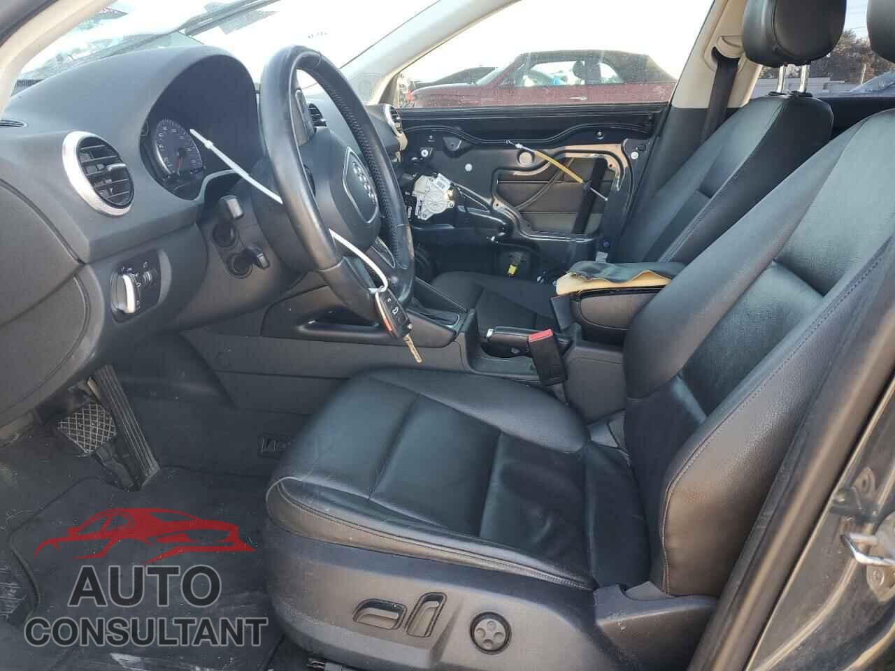 AUDI A3 2012 - WAUBEAFM8CA107495