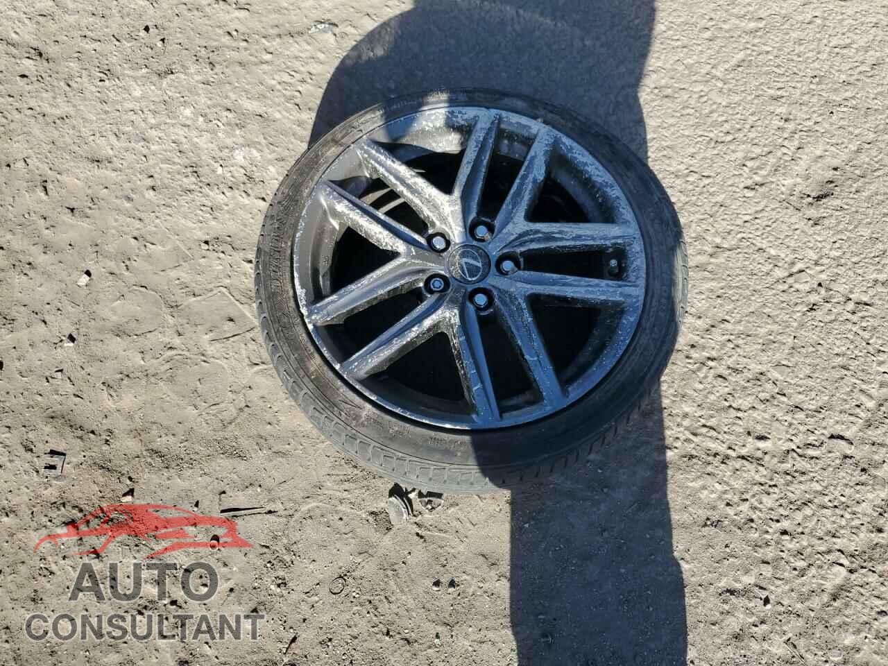 LEXUS IS 2018 - JTHBA1D25J5066456