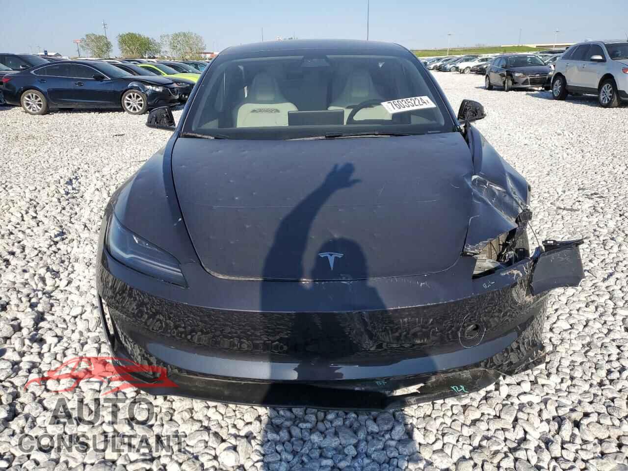 TESLA MODEL 3 2024 - 5YJ3E1ETXRF825582