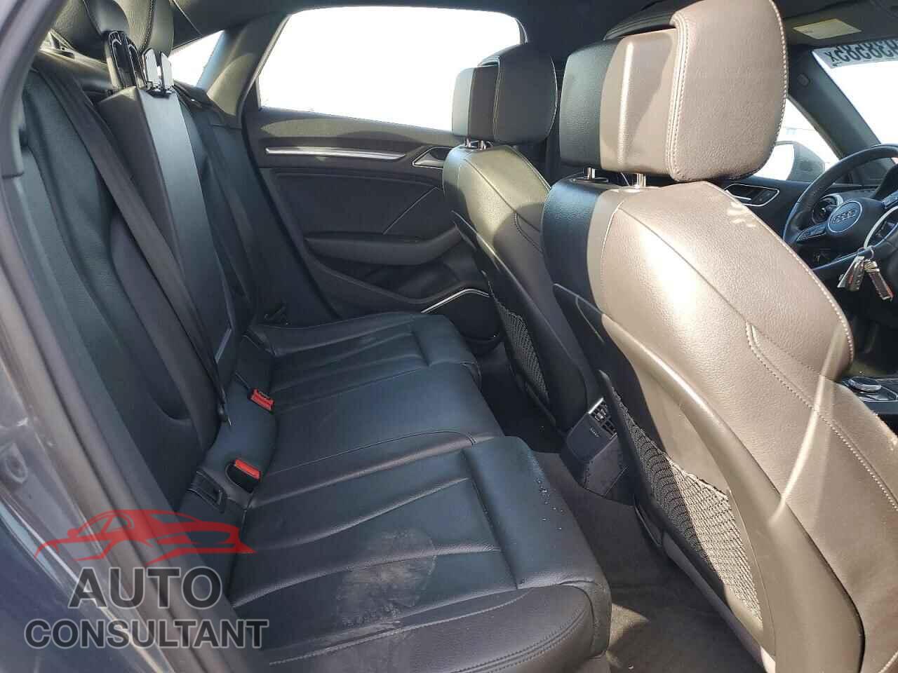 AUDI A3 2018 - WAUGUGFF8J1073908