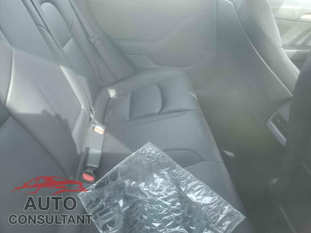 TESLA MODEL 3 2023 - 5YJ3E1EA5PF452401