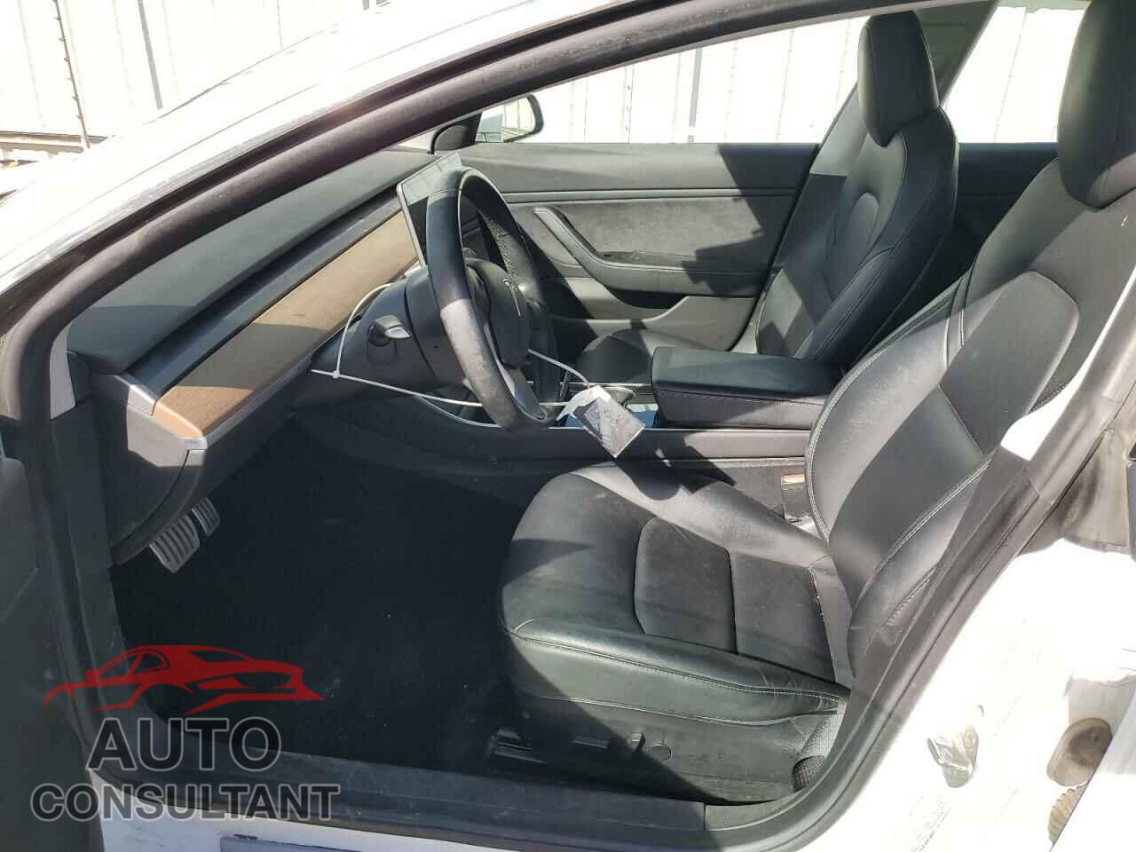 TESLA MODEL 3 2019 - 5YJ3E1EB8KF393250