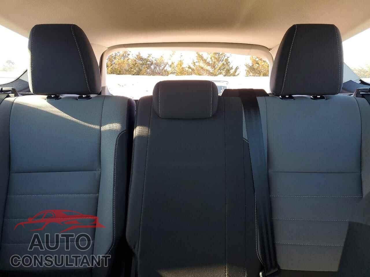 FORD ESCAPE 2017 - 1FMCU0F76HUF09418