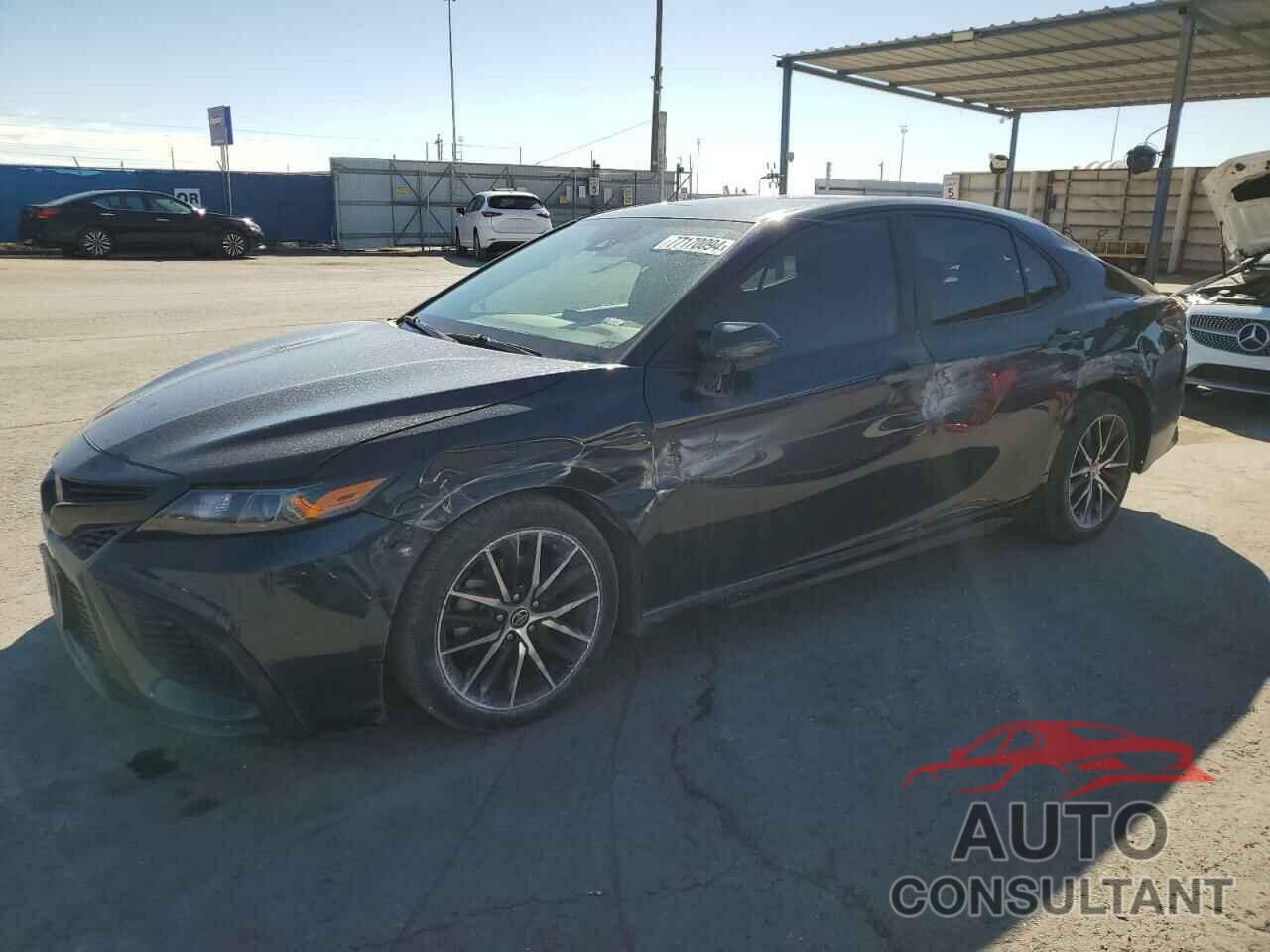 TOYOTA CAMRY 2021 - 4T1G11AKXMU561897