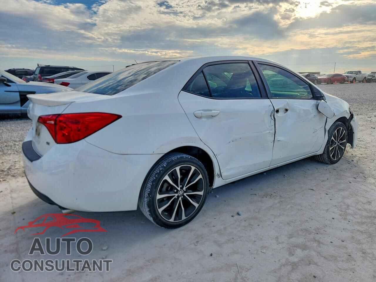 TOYOTA COROLLA 2017 - 5YFBURHE5HP683025
